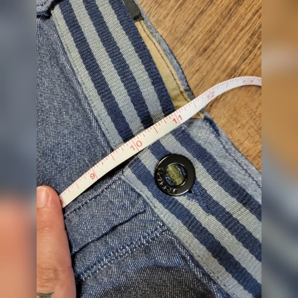 Volcom chambray shorts - Picture 8 of 12